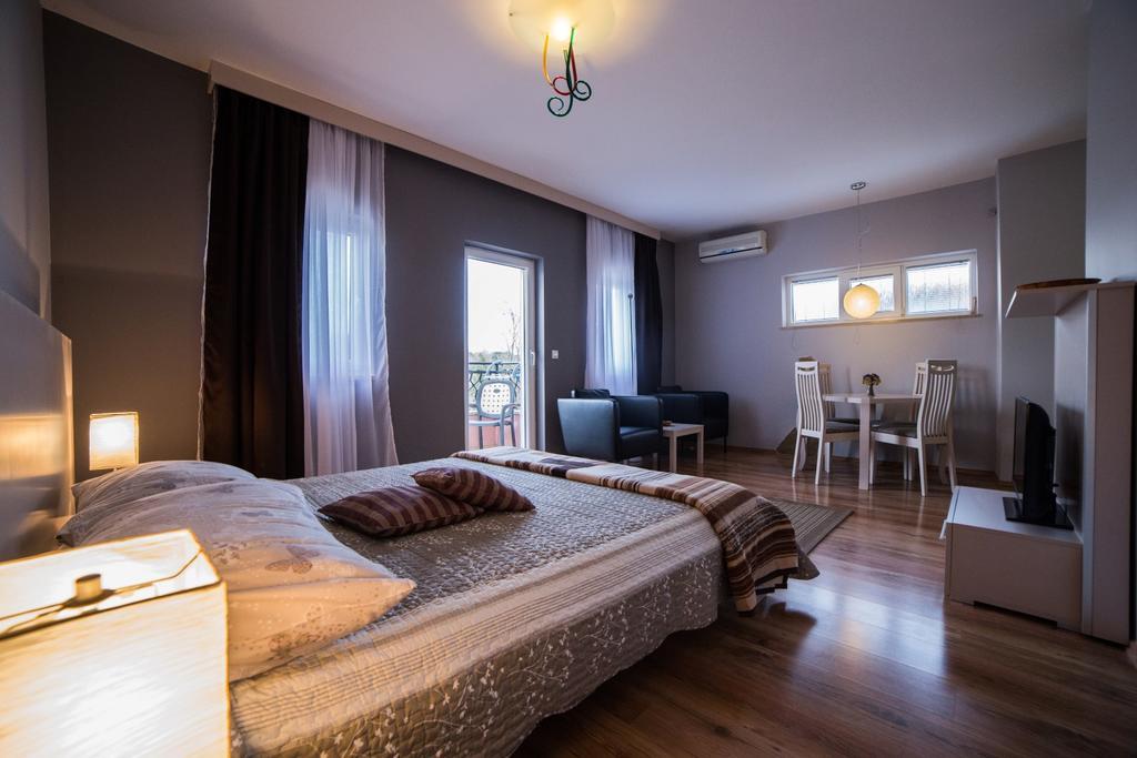 Villa Lugano Rovigno Esterno foto