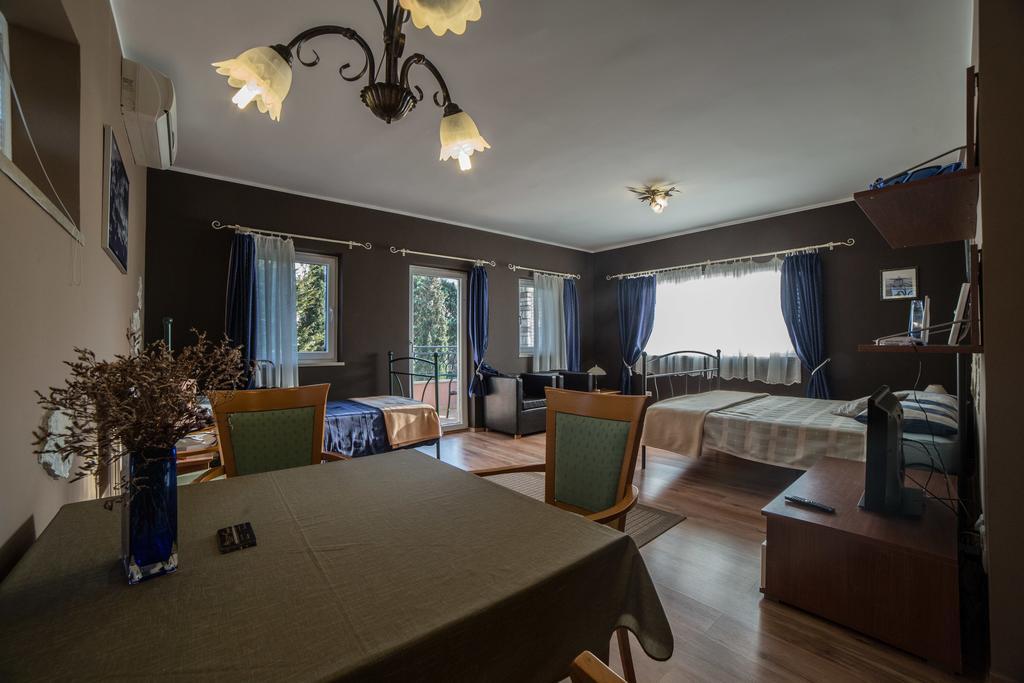 Villa Lugano Rovigno Esterno foto